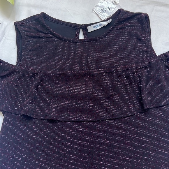 NWT Ricki’s Ruffle Cold Shoulder Blouse - Picture 2 of 7
